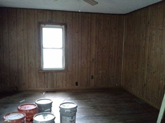 3rd image of 126 Vine St