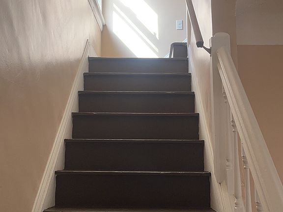 5th image of 4202 Mapledale Ave