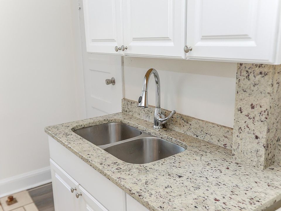 1st image of 332 Mount Vernon Ave #4A