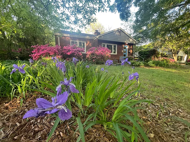 2121 Mecklenburg Ave — Photo 1