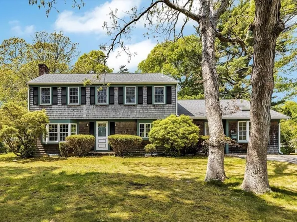 20 Tomahawk Dr, Barnstable, MA 02630