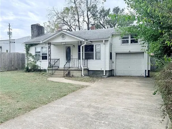 106 Cedar Crest Dr, Lebanon, MO 65536