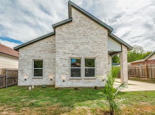 1418 Strickland St, Dallas, TX 75216