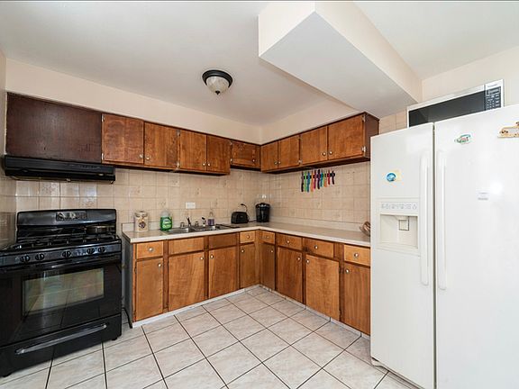 5th image of 1837 Pine Ct