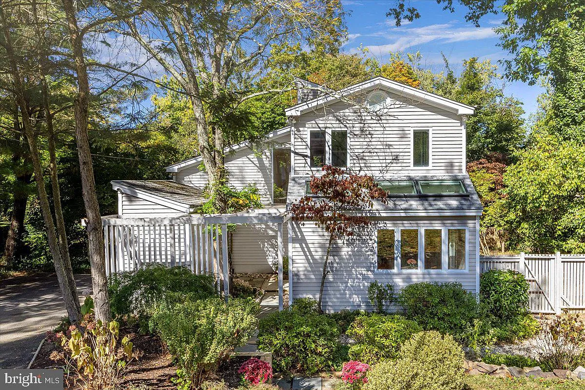 14 Wheatsheaf Ln photo 1