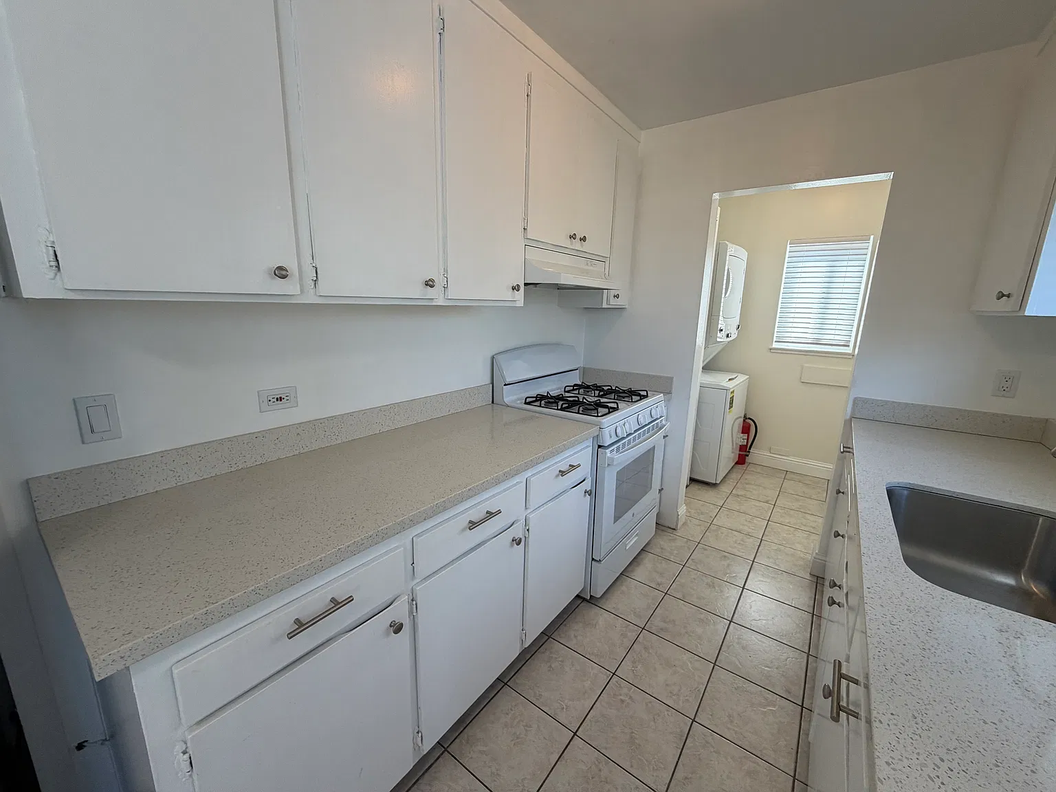 1 bed, 650 sqft, $1,700 — Photo 3
