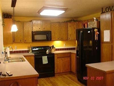 Large kitchen-new appliances
