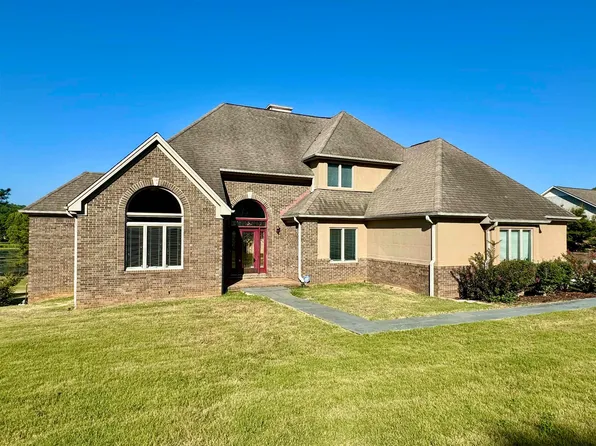 1181 Twin Pines Cir, Tuscumbia, AL 35674