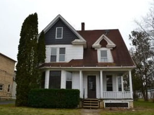 141 E Main St, Campbellsport, WI 53010