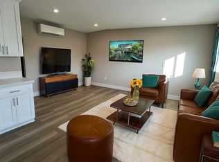 429 Walnut Ave #B, Long Beach, CA 90802