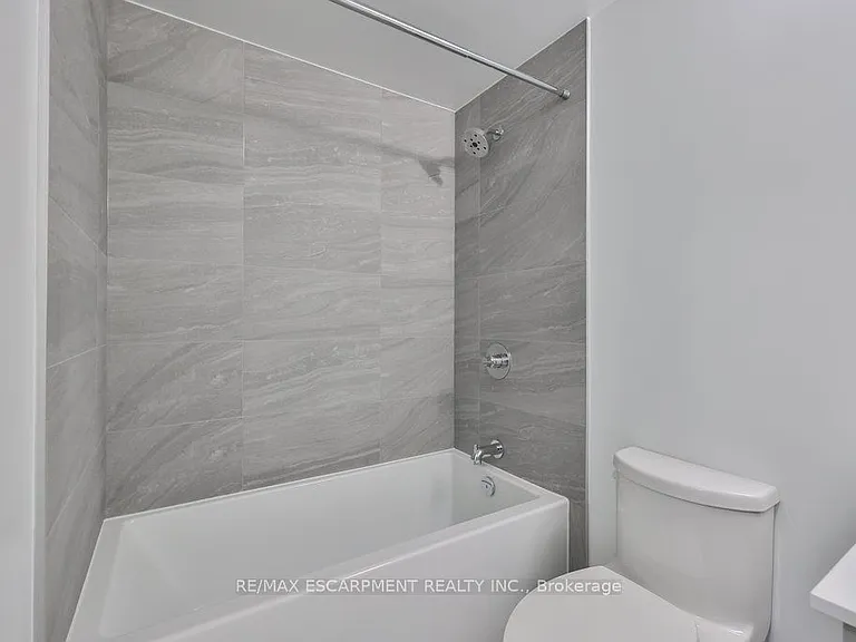 2075 Lakeshore Rd #304 — Photo 6