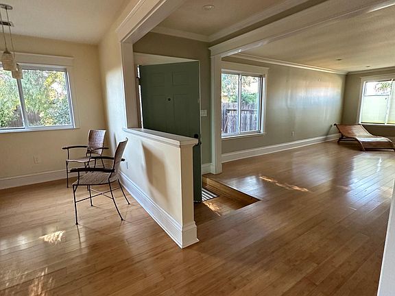 3rd image of 249 Prince Albert Ct