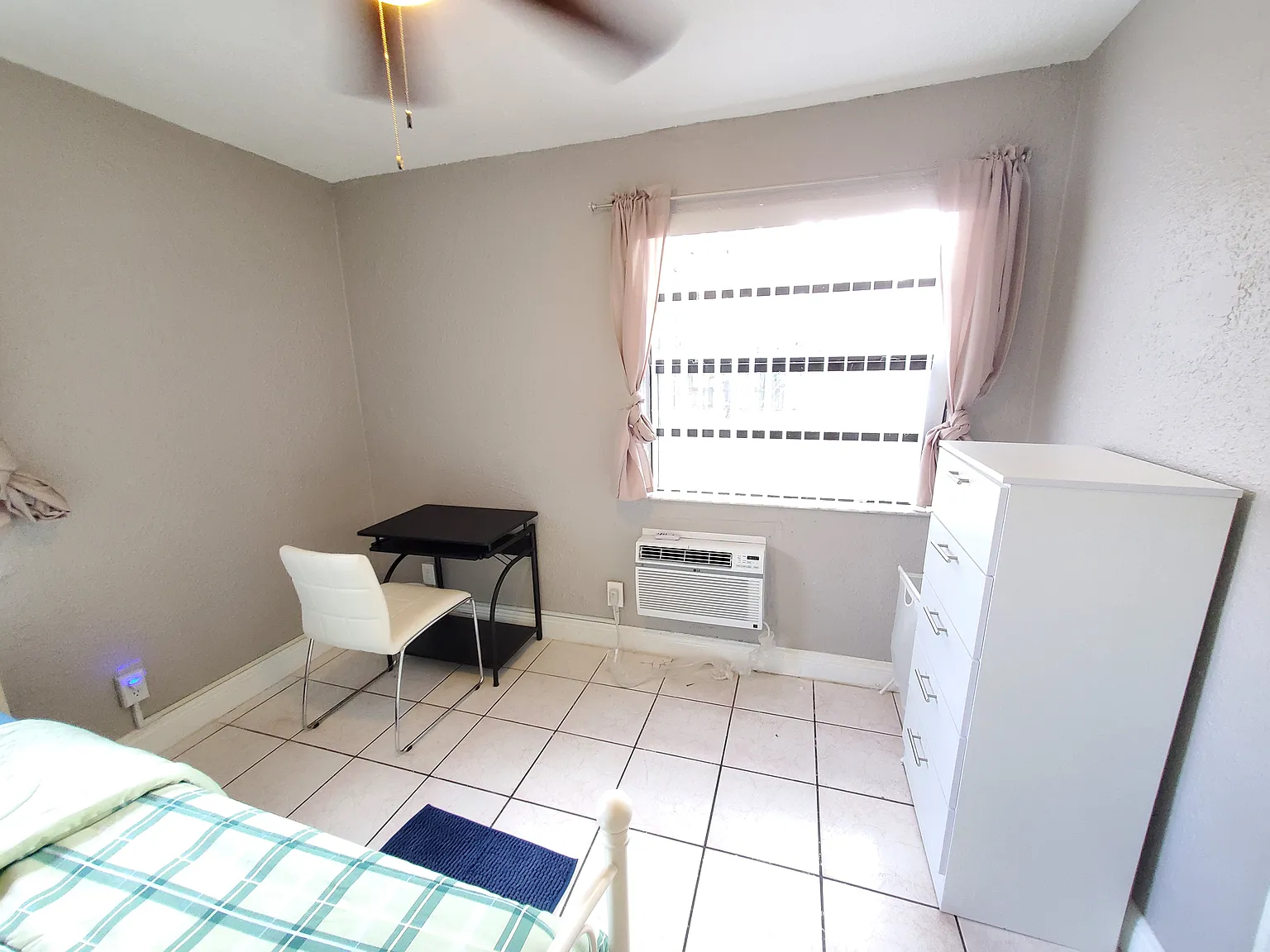 2 bed, 600 sqft, $2,100 — Photo 4
