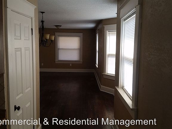 5th image of 142 N Oakley Ave