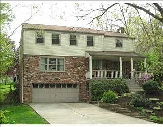 820 Olive St photo 1