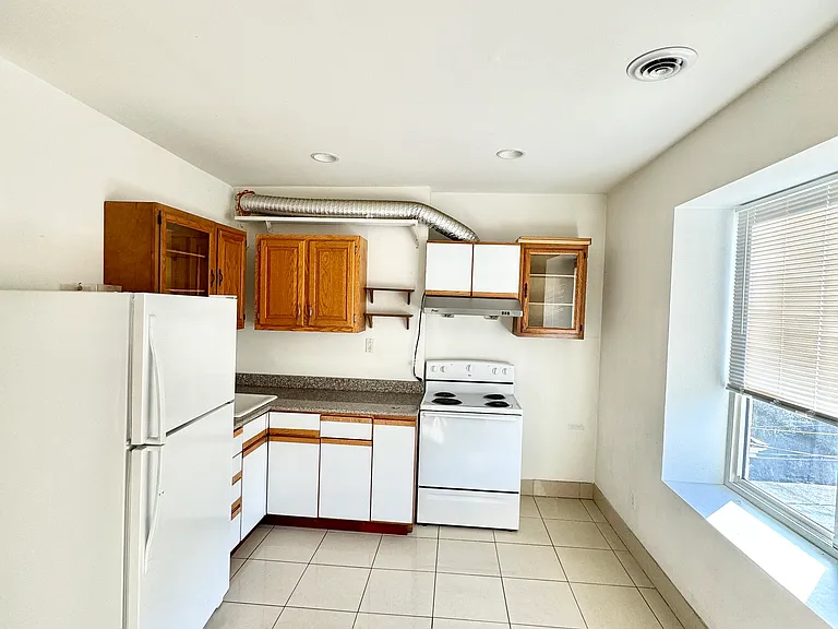 125 Stratford Ave #3 — Photo 12
