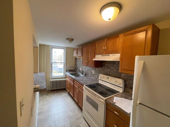 315 W Laurel Blvd #2