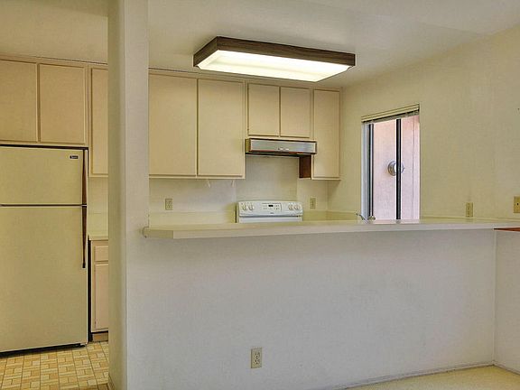 5th image of 645 Costa Del Mar Dr Unit C