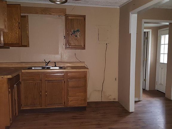 5th image of 635 May St