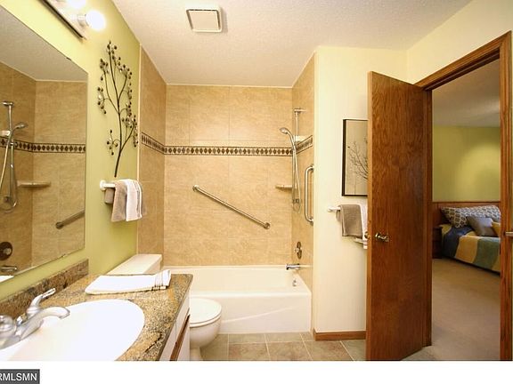 4th image of 3960 Orchid Ln N