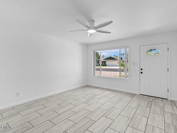 5th image of 26 W ERIE Drive