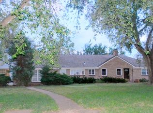205 W La Mesa Dr, Dodge City, KS 67801