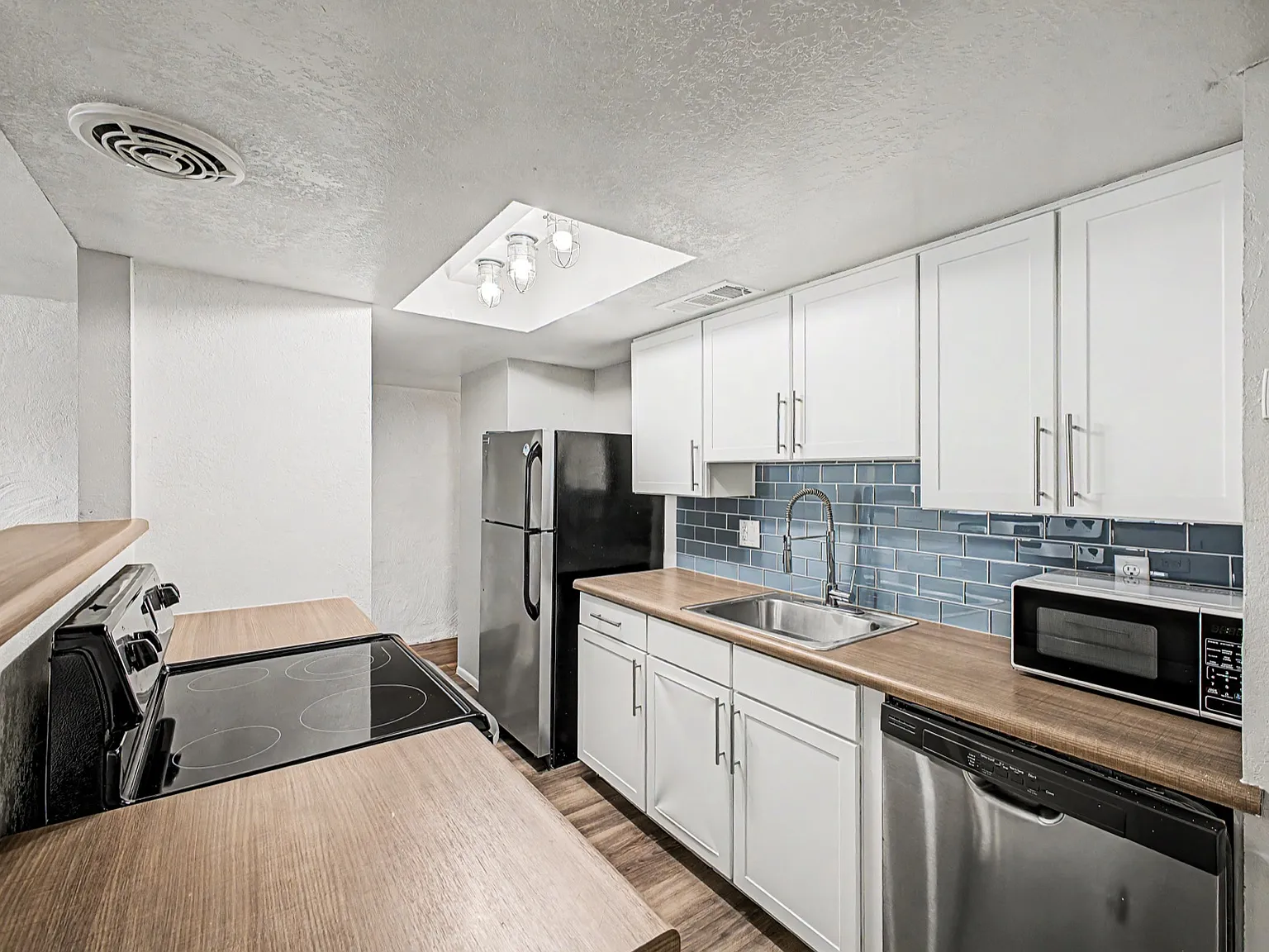 2 bed, 950 sqft, $1,215 — Photo 4