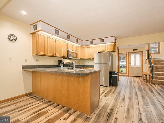 2nd image of 11 Laurel Brook Dr Unit 11