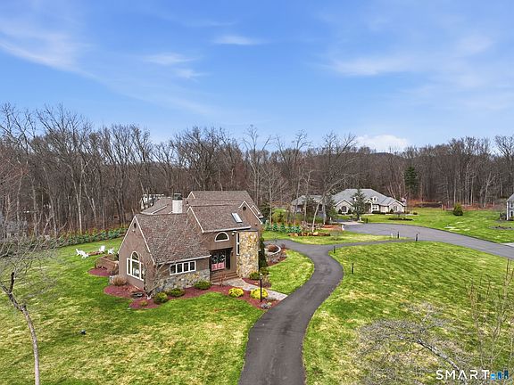 2nd image of 28 East Ridge Court