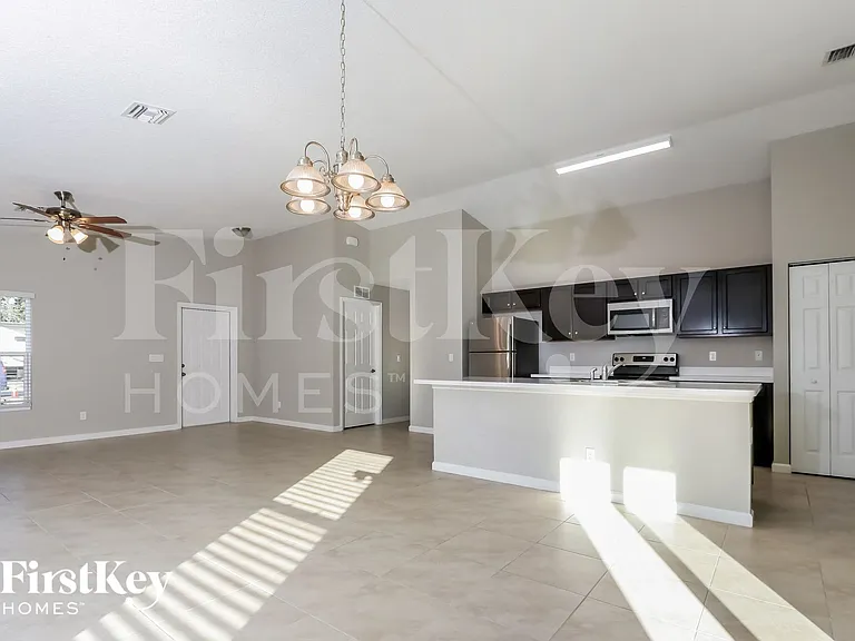 652 SW Jacoby Ave — Photo 5