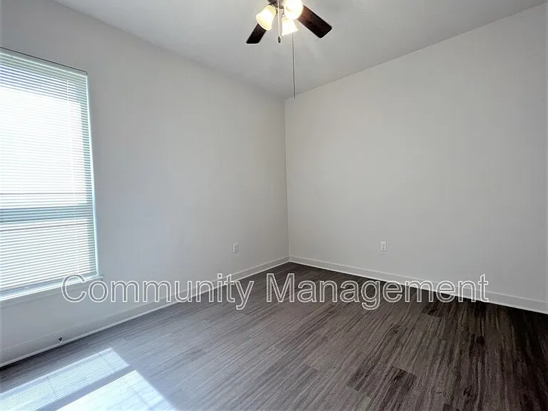 7677 River Ridge Dr — Photo 8