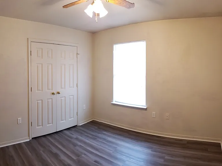 811D Industrial Ave #D — Photo 11