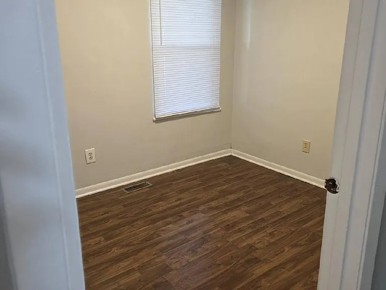 1505 Elizabeth Dr — Photo 9