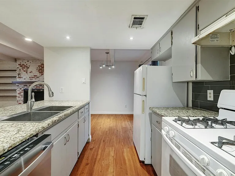 1302 E Saint Johns Ave #A — Photo 10