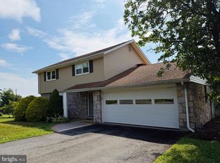 1708 County Line Rd, Bechtelsville, PA 19505