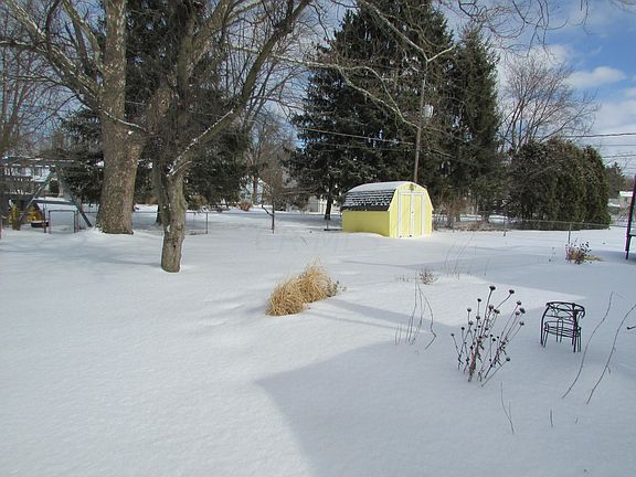 3rd image of 1656 Calgary Dr