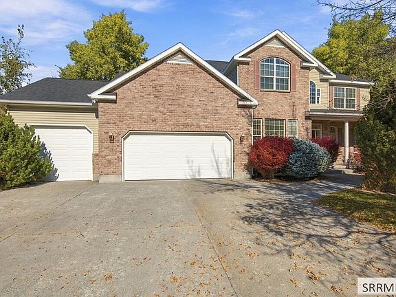2nd image of 166 Woodhaven Ln