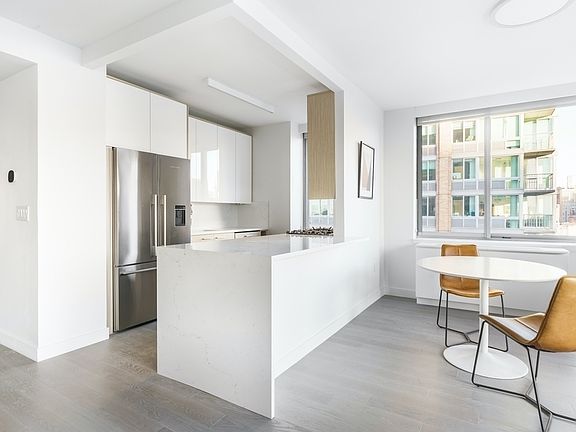3rd image of 101 W End Ave APT 28H