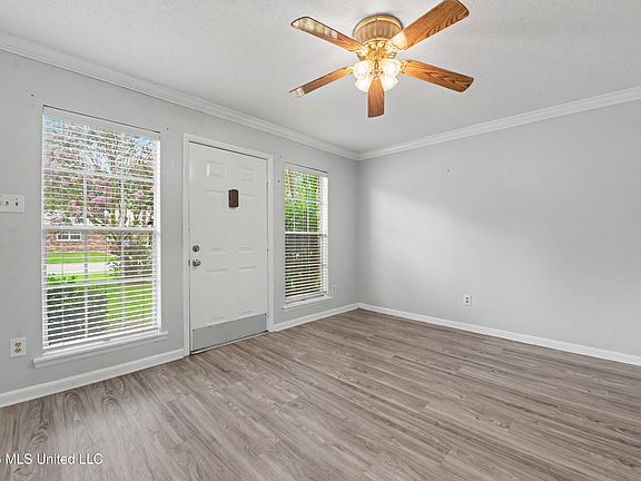 3rd image of 413 Kahler St APT 5