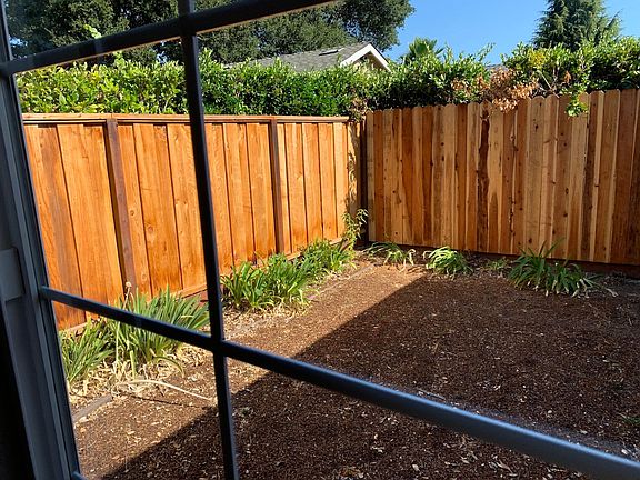 5th image of 1338 Pauline Dr