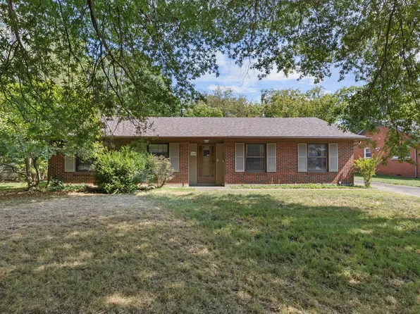 3526 Greentree Rd, Lexington, KY 40517