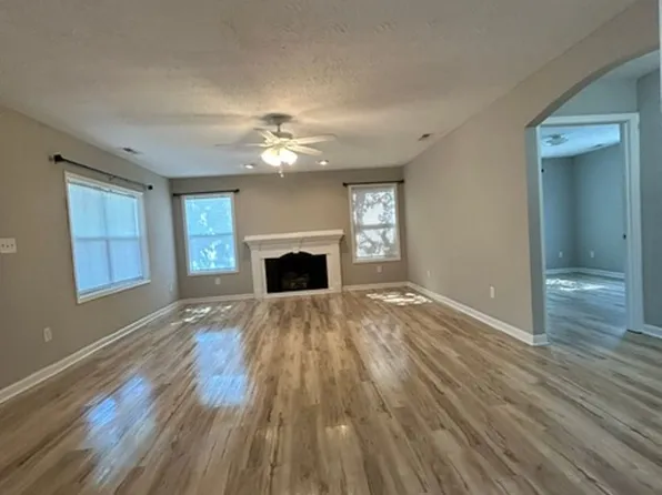 845 Nutwood St, Bowling Green, KY 42103