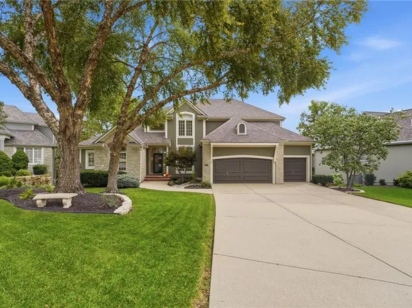 26263 W 111th Ter, Olathe, KS 66061