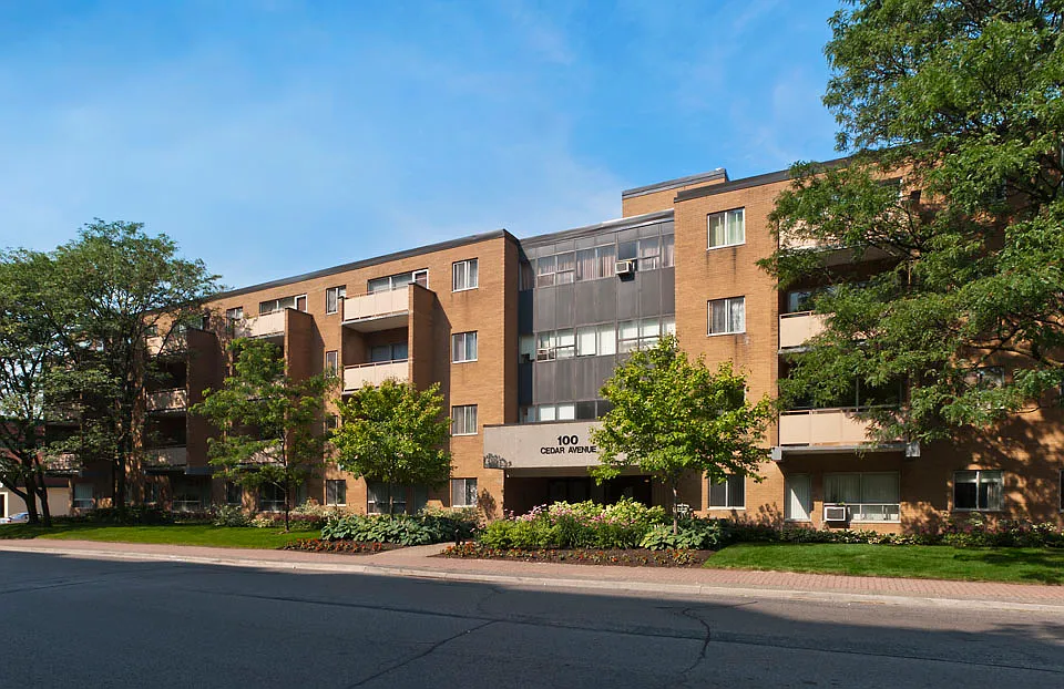 100 Cedar Ave #202