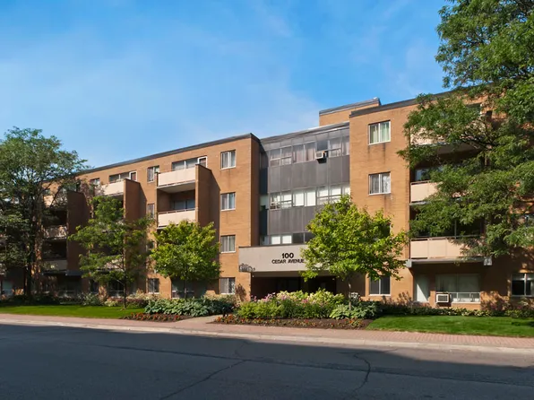 100 Cedar Ave #202, Richmond Hill, ON L4C 2A9