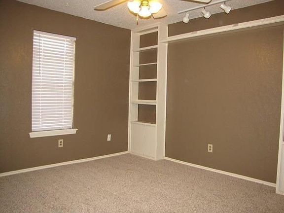 3rd image of 807 Mimosa Ave