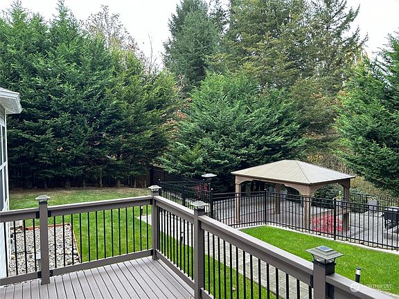 2nd image of 1522 Jensen Avenue