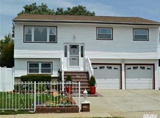 62 Morton Ave, Freeport, NY 11520