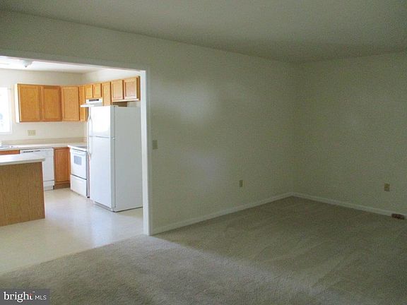 3rd image of 29660 Penny Ln