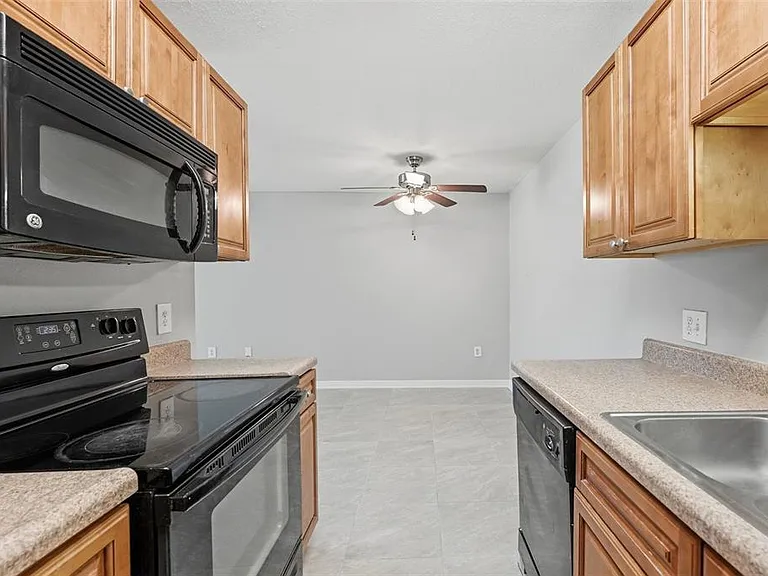 1695 Lee Rd #B204 — Photo 6